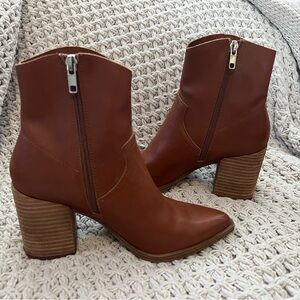 Steve Madden Tan Heeled Boots